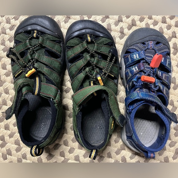 Keen Water Shoes Sandals, Dark Forest Green. Youth Size 3 - Picture 7 of 7
